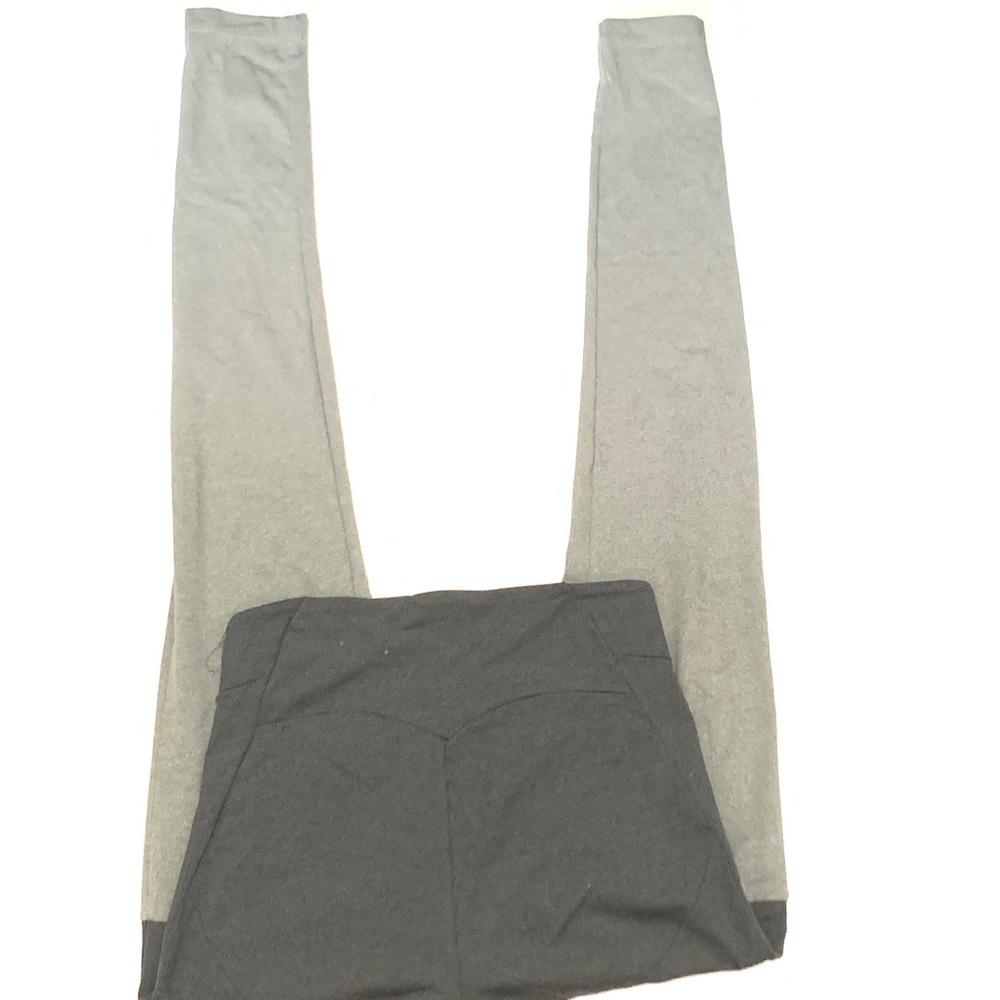 Gymshark Two Toned V Waistband Leggings - Picture 6 of 6